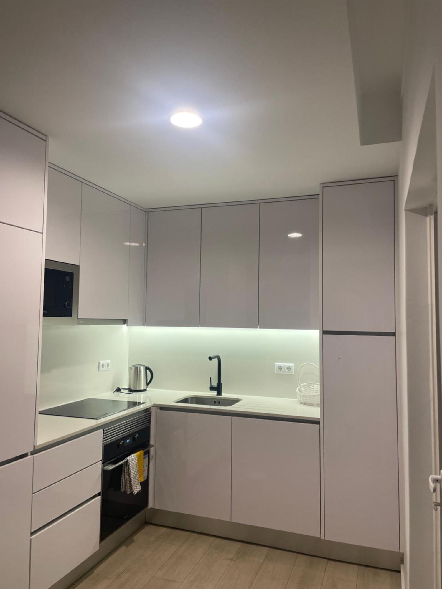Modern Spacious *